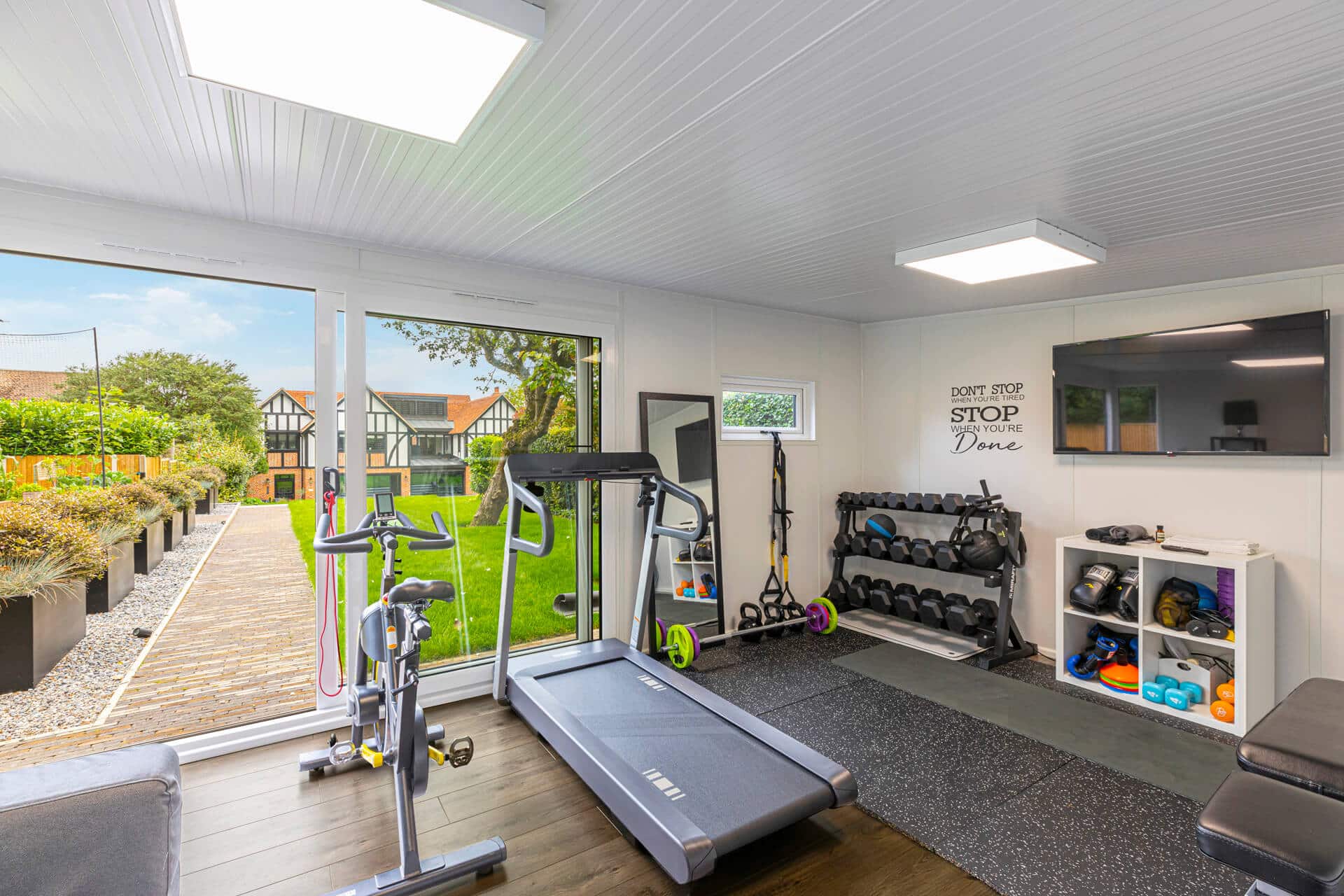 How to make a cheap home gym - Save the Student